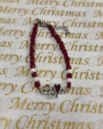 10  βραχιολι 26 καρδια κοκκινες πλακε (1)